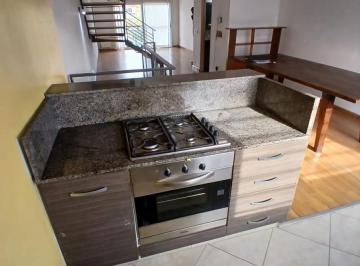 PH · 208m² · 5 Ambientes · 1 Cochera · PH en Venta en Bernal