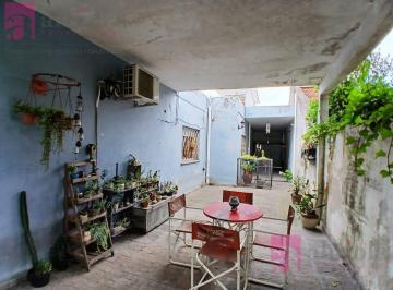 Casa · 130m² · 3 Ambientes · 2 Cocheras · Casa en Quilmes Oeste