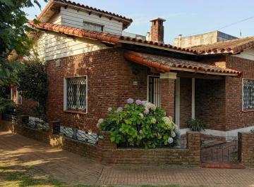 Casa · 95m² · 4 Ambientes · 1 Cochera · Casa en Quilmes