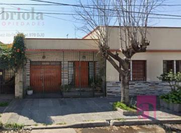PH · 208m² · 4 Ambientes · 1 Cochera · PH en Quilmes Oeste