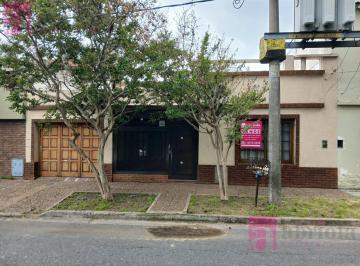 Casa · 130m² · 4 Ambientes · 1 Cochera · Casa de 4 Ambientes en Venta, Excelente Ubicacion de Quilmes Este!