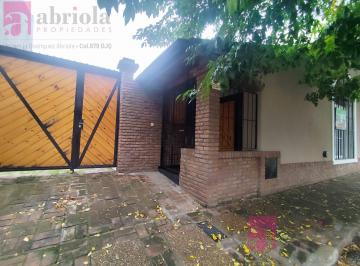 Casa · 140m² · 4 Ambientes · 2 Cocheras · Casa en Quilmes Oeste