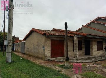 Casa · 110m² · 3 Ambientes · 1 Cochera · Casa en Alquiler en Quilmes Oeste