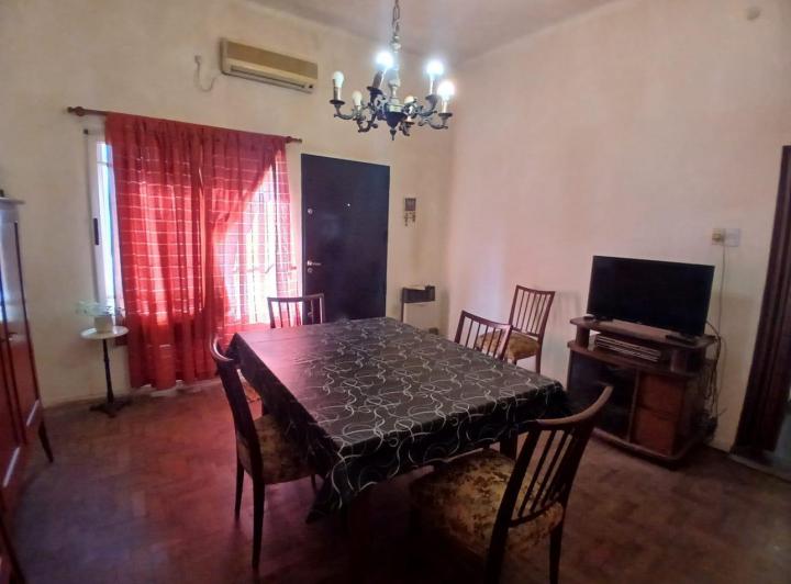 Casa · 180m² · 6 Ambientes