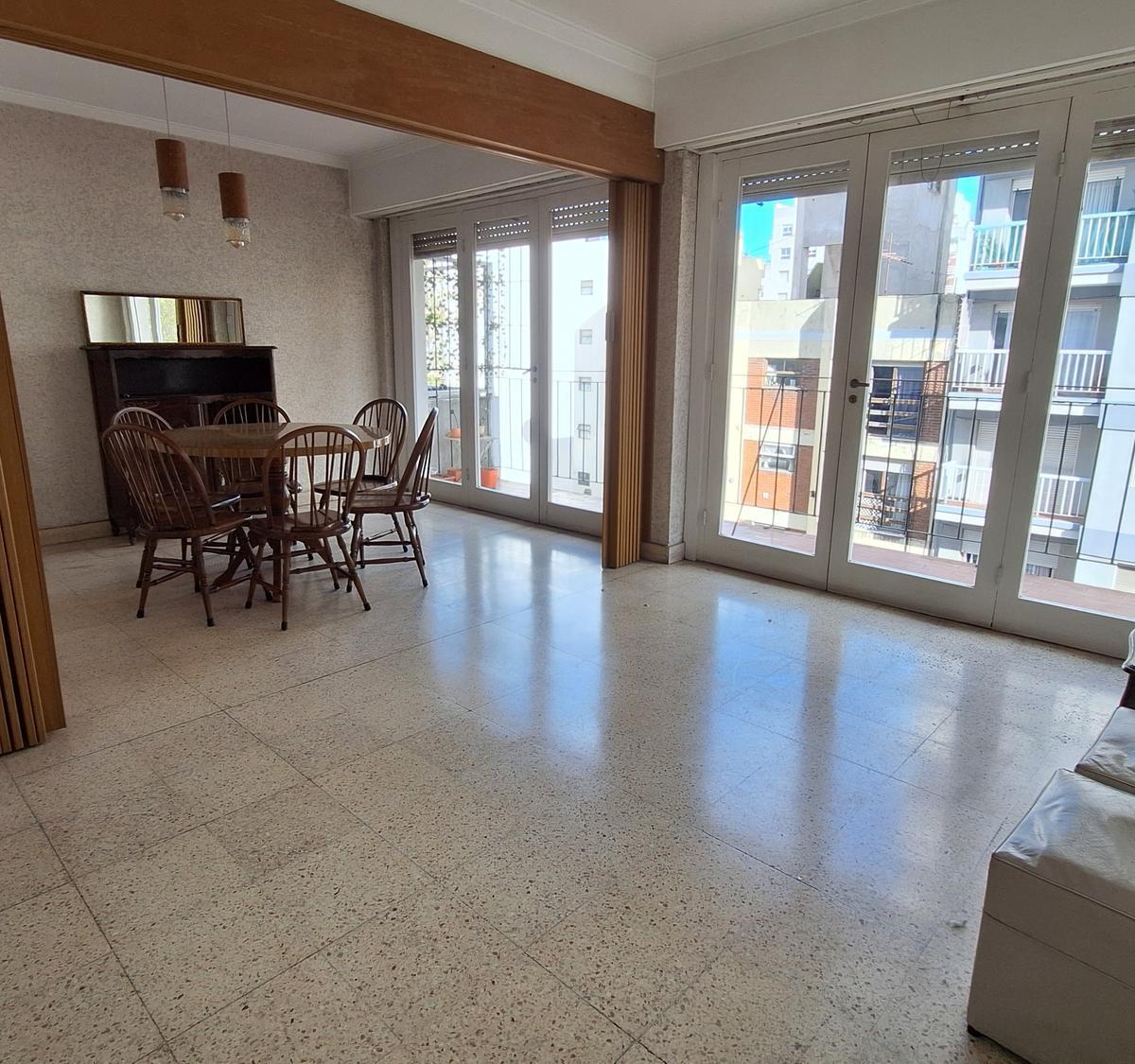 Venta departamento 2 amb. Con dependencia ubicado en Santiago del Estero y Falucho