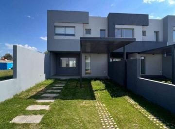 Casa de 6 ambientes, Córdoba · Dúplex en Alquiler C/ Cochera en Villa Allende