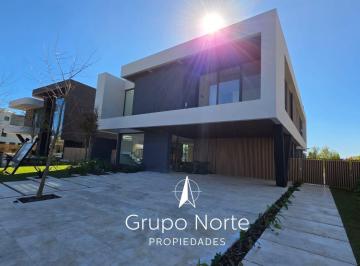 Casa · 550m² · 8 Ambientes · 6 Cocheras · Casa en Venta Al Rio en Barrio El Yacht, Nordelta