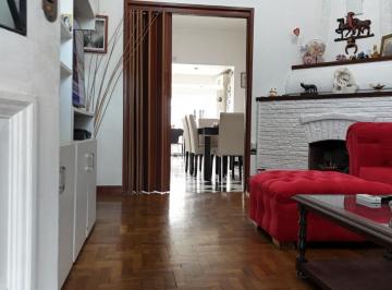 Casa · 130m² · 5 Ambientes · 2 Cocheras · Casa en Venta