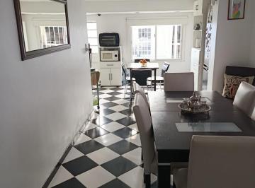 Casa · 130m² · 5 Ambientes · 2 Cocheras · Casa en Venta