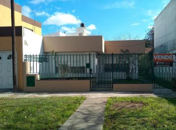 Casa · 85m² · 4 Ambientes · Casa de 2 Dorm. en San Lorenzo.