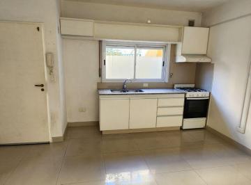 PH de 2 ambientes, Tres de Febrero · Departamento Tipo Casa Al Fondo, 2 Amb 2 Baños Patio Parrilla. Sin Expensas