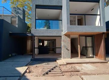 Casa de 5 ambientes, Córdoba · Venta Duplex Housing Argüello Dos Dorm. Patio Asador Financiación