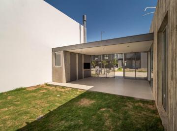 Casa · 180ha · 3 Ambientes · Campo Chico 3 Dorm. Todo en Planta Baja Construccion Premium