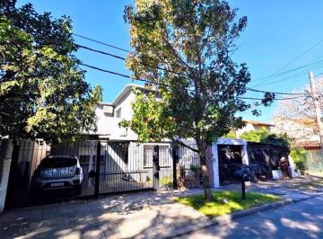 Casa de 5 ambientes, Almirante Brown · Casa 5 Ambientes de 150 m² Totales, Sobre Lote Propio de 376 m² en Adrogué