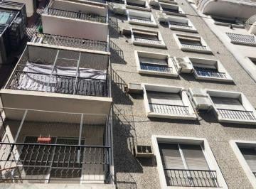 Departamento de 3 ambientes, Balvanera · Venta Departamento Balvanera Balcón Terraza a Refaccionar 3 Ambientes con Dependencia