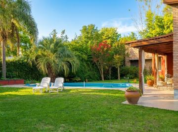 Casa · 132m² · 5 Ambientes · 2 Cocheras · Ibarlucea - Casa 3 Dorm. Piscina - en Venta Usd 160.000