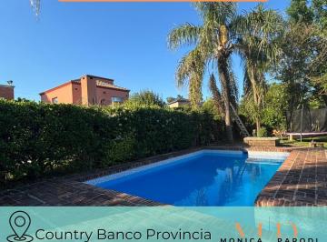 Casa · 990m² · 6 Ambientes · 2 Cocheras · Casa 6 Ambientes en Venta en Country Banco Provincia, Moreno