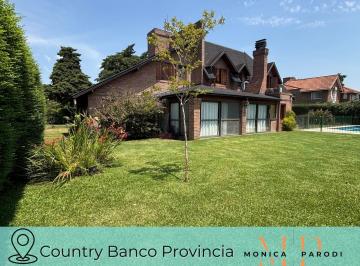 Casa · 1080m² · 4 Ambientes · 4 Cocheras · Casa en Venta en Country Banco Provincia Sobre Lote de 1080 m²