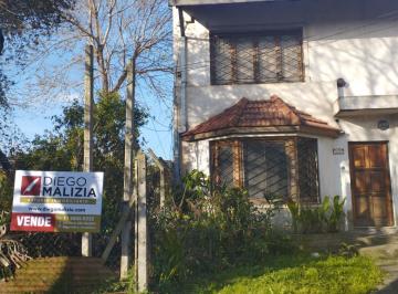 Casa · 140m² · 4 Ambientes · 1 Cochera · Casa 4 Ambientes con Patio, Parrilla y Cochera Cubierta en Lomas de Zamora Oeste