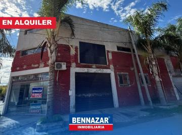 Local comercial · 255m² · 5 Ambientes · 3 Cocheras · Local en Esquina - en Alquiler