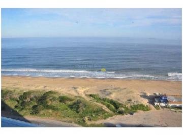 Foto1 · Departamento en Alquiler 3 Dorm. en Playa Brava, Edificio Le Parc II, Punta del Este