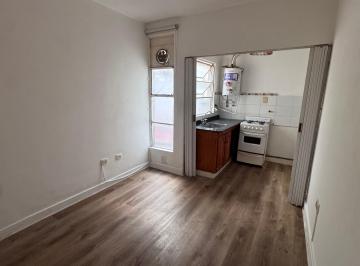 Departamento de 2 ambientes, Villa del Parque · Departamento 2 Ambientes. 1ro por Escalera y a Pasos de Cuenca