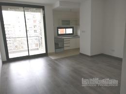 Departamento · 32m² · 1 Ambiente · Venta de Monoambiente. 2º Al Contrafrente C/ Balcón. Pileta. Amenities. Granaderos Al 600. Flores