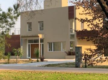 Casa · 250m² · 4 Ambientes · Casa - Country El Paraíso