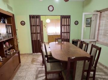 Casa · 135m² · 5 Ambientes · 1 Cochera · Casa 2 Dorm Apta Crédito