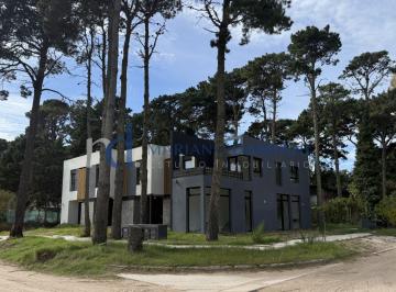 DEI-DEI-2089_2 · Local en Venta en Pinamar Zona Terminal