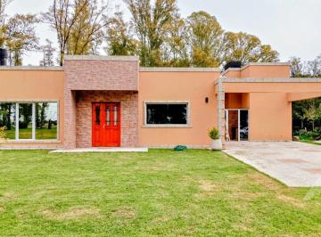 Casa · 186m² · 4 Ambientes · 2 Cocheras · Venta Casa 4 Ambientes Piscina - Barrio Estribo Villa de Campo Tres Pinos - General Rodriguez