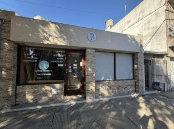 Casa · 151m² · 6 Ambientes · Excelente Oportunidad en Zona Sur - Casa con Local Al Frente!