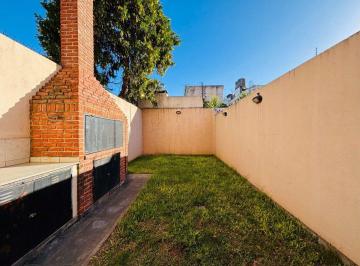 Casa · 135m² · 4 Ambientes · 2 Cocheras · Duplex 4 Amb Barrio Guemes Cochera Jardin Parrilla