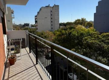 Departamento · 60m² · 3 Ambientes · 1 Cochera · Alegre y Luminoso 3 Ambientes de Excelente Distribución - Gran Vista Al Frente a Balcón Aterrazado!