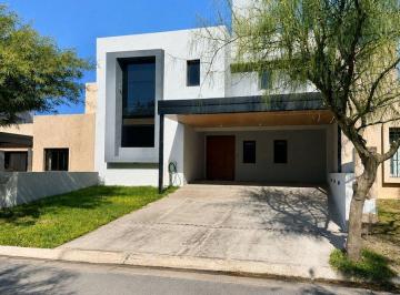 Casa · 205m² · 7 Ambientes · 2 Cocheras · Venta Casa 4 Dor + Pileta Docta 1° Etapa, Cordoba
