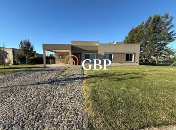 Casa · 150m² · 4 Ambientes · 3 Cocheras · Casa 4 Amb en Alquiler Barrio Lagos de San Eliseo
