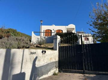 Casa · 279m² · 3 Dormitorios · 4 Cocheras · Casa en Venta