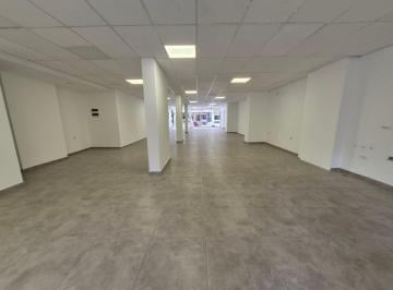 Local comercial · 200m² · 2 Ambientes · B° Nva Cba - Obispo Trejo 825 - Importante Local - Alquiler