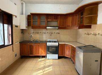 PH de 3 ambientes, Mataderos · PH a Refaccionar 93 m² y 2 Dorm. en Venta en Mataderos - Espacio Aéreo Propio