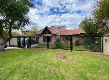 Casa · 129m² · 4 Ambientes · 3 Cocheras · Casa en Corimayo Burzaco