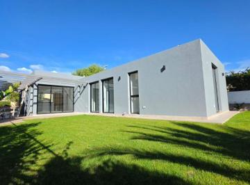 Casa de 6 ambientes, Ciudad de Mendoza · Casa a Estrenar en Venta - B° Dalvian - 3 Dorm. 3 Baños. Losa Radiante - Capital, Mendoza