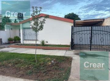 Casa · 4 Ambientes · Casa en Villa Regina