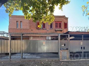 Casa · 265m² · 6 Ambientes · 2 Cocheras · Exc Chalet de 6 Amb! en Venta! en Villa Adelina