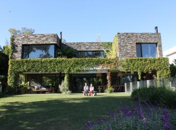 Casa · 350m² · 5 Ambientes · 2 Cocheras · Casa en Alquiler en El Encuentro, General Pacheco, Tigre