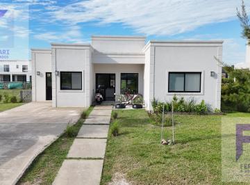 Casa · 165m² · 5 Ambientes · 3 Cocheras · Venta Casa en El Naudir