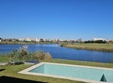 Casa · 177m² · 5 Ambientes · 4 Cocheras · Venta Casa a La Laguna en Barrio Náutico El Naudir, Escobar, con Piscina