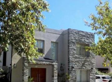 Casa de 5 ambientes, Pilar · Casa en Venta de 5 Ambientes. Barrio Privado Los Robles. Cañada del Pilar.