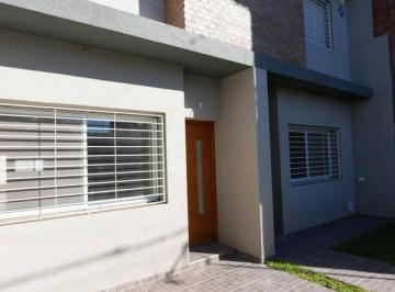 Casa · 120m² · 3 Ambientes · 1 Cochera · Apto Credito Casa 2 Dorm. Estrenar Belgrano