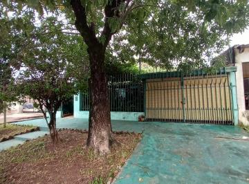 Casa · 80m² · 1 Dormitorio · 1 Cochera · Oportunidad! Casa Sobre Asfalto Cercana Al Domo del Centenario!