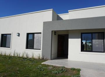 Casa · 101m² · 4 Ambientes · 2 Cocheras · Disponible Para Ingresar a Partir de Julio 2026